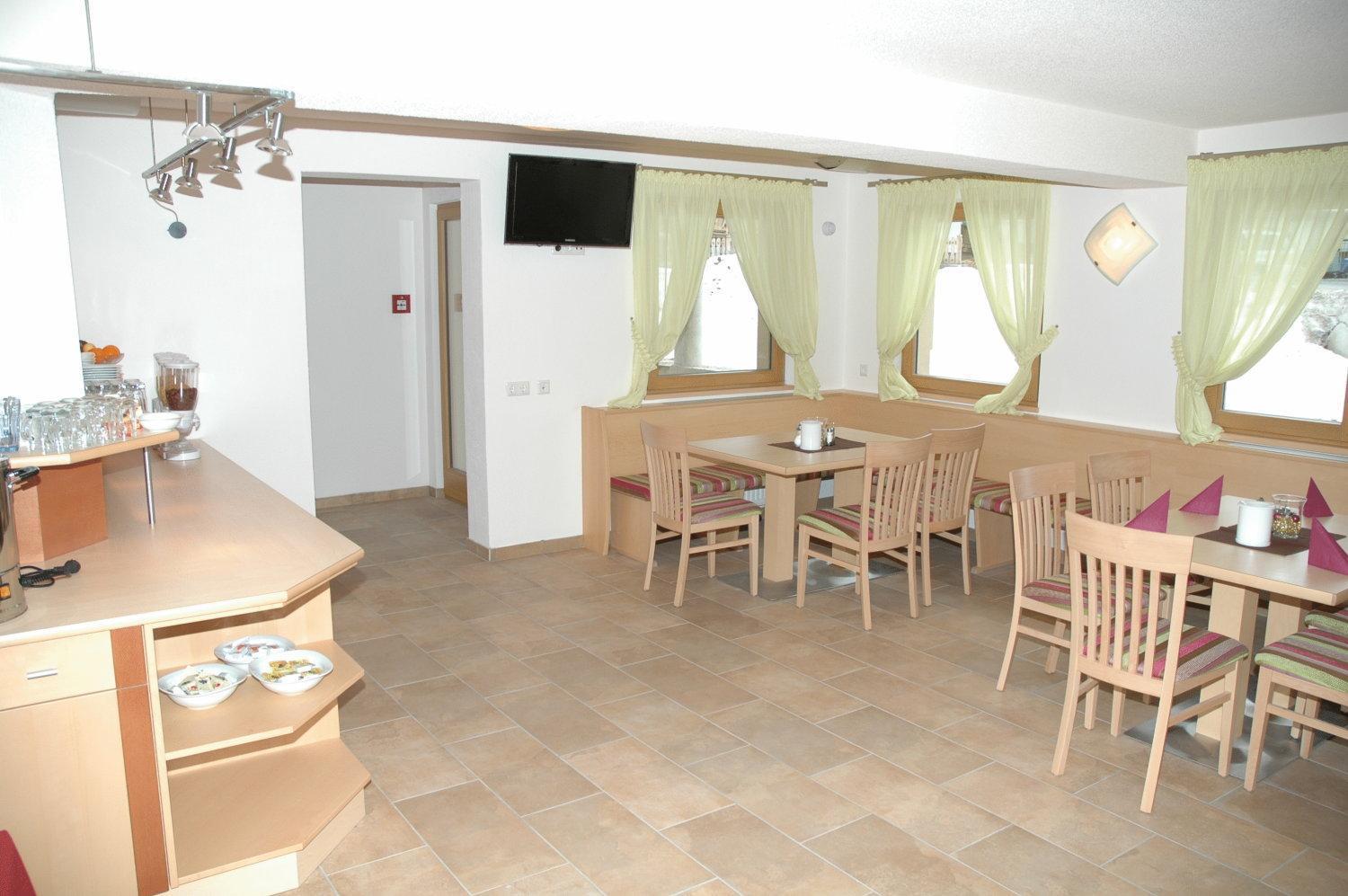 Appartementhaus Zum Zegger ノイシュティフト・イム・シュトゥーバイタール エクステリア 写真